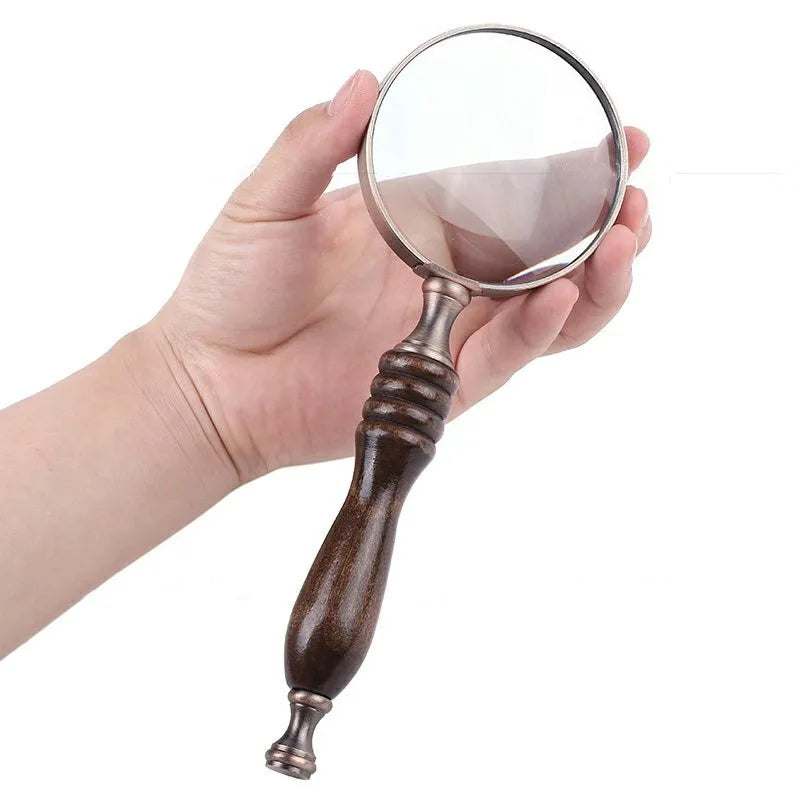 Classic Design Wooden Magnifying Glass